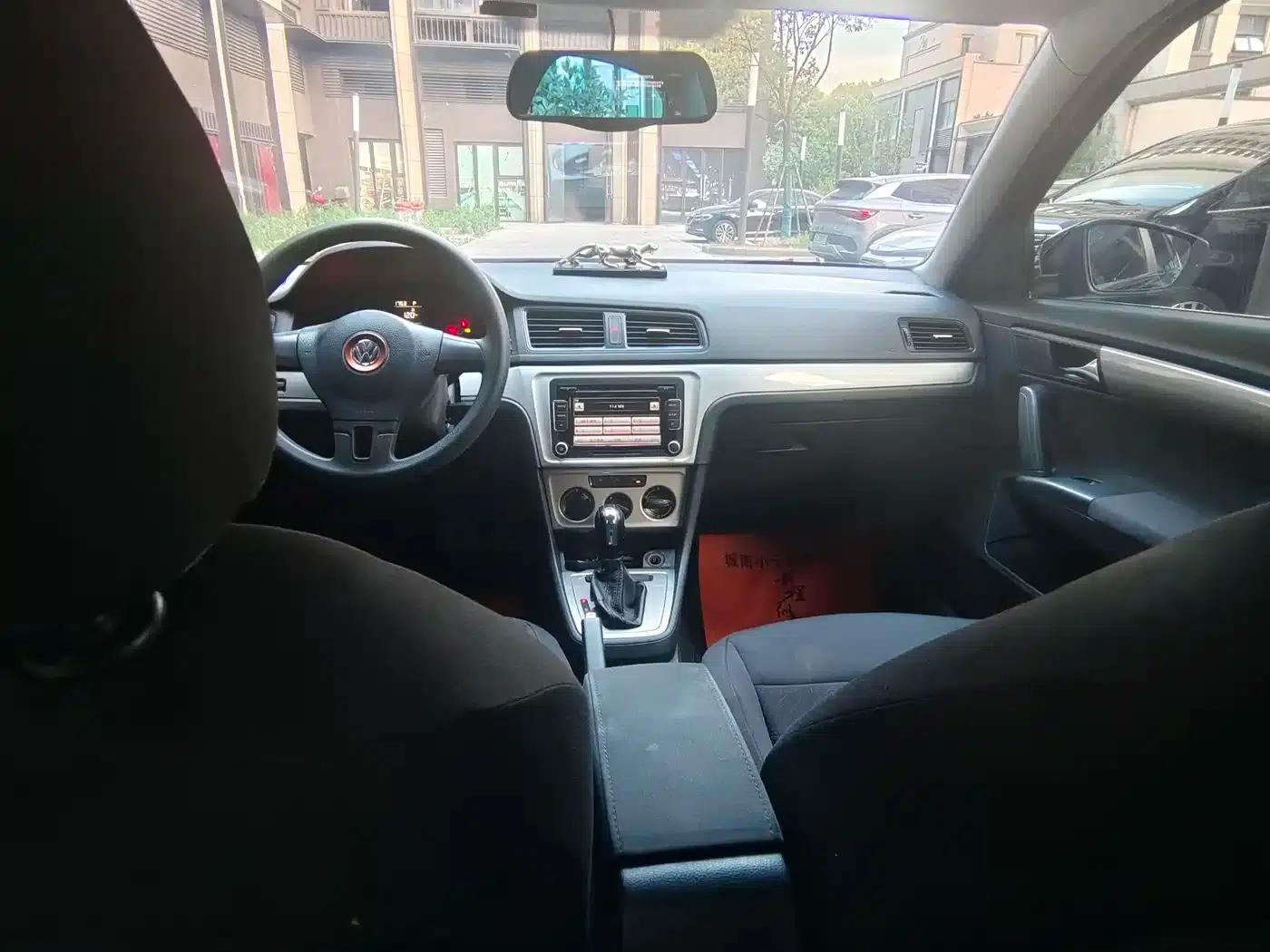 2015 Volkswagen Lavida 1.6L Automatic Fashion Edition — миниатюра 8