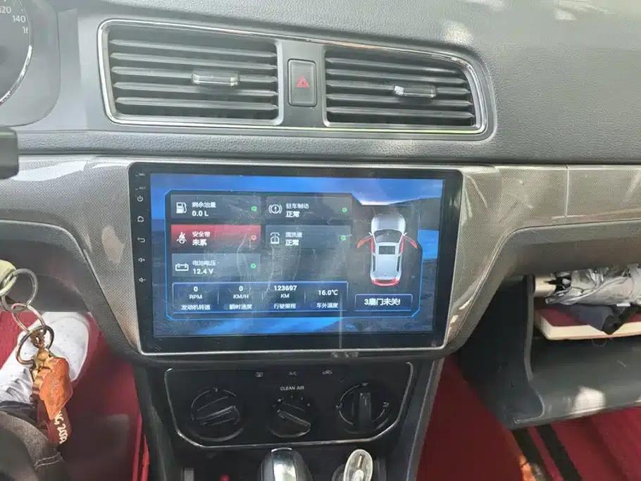 2015 Volkswagen Lavida 1.6L Automatic Comfort Edition — миниатюра 13