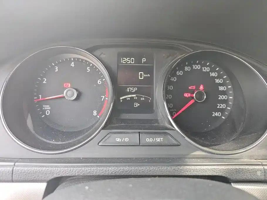 2015 Volkswagen Lavida 1.6L Automatic Comfort Edition — миниатюра 14