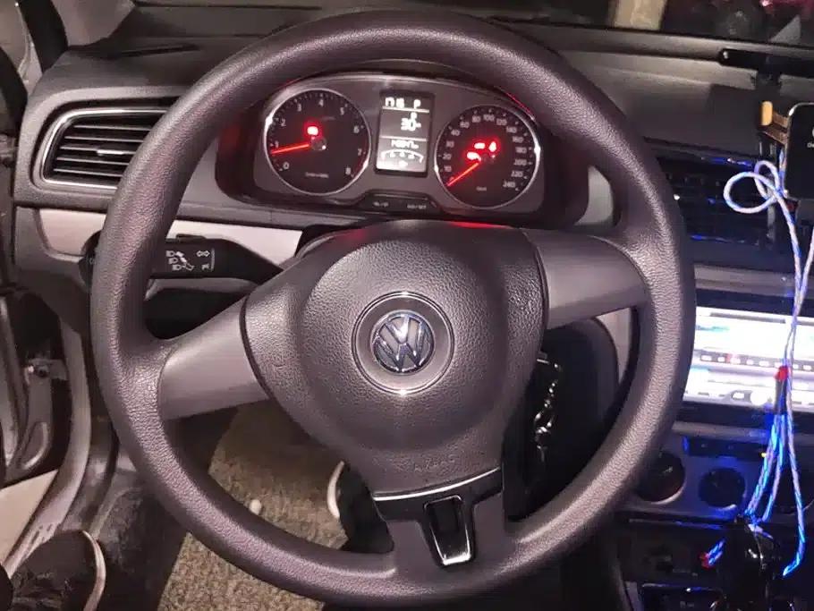 2013 Volkswagen Lavida Facelift 1.4TSI DSG Comfort Edition — миниатюра 15