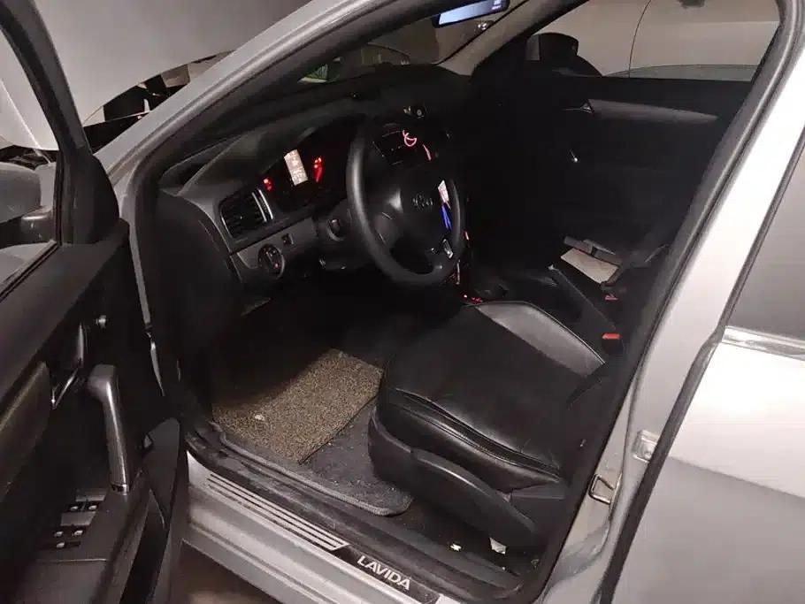 2013 Volkswagen Lavida Facelift 1.4TSI DSG Comfort Edition — миниатюра 9