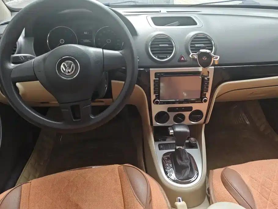2011 Volkswagen Lavida 1.6L Automatic Elegant Edition — миниатюра 12