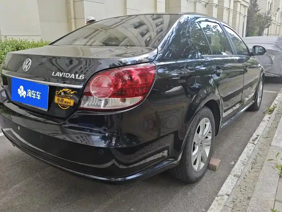 2011 Volkswagen Lavida 1.6L Automatic Elegant Edition — миниатюра 3