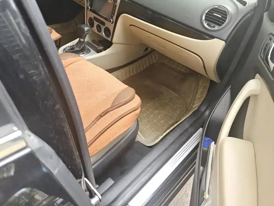 2011 Volkswagen Lavida 1.6L Automatic Elegant Edition — миниатюра 8