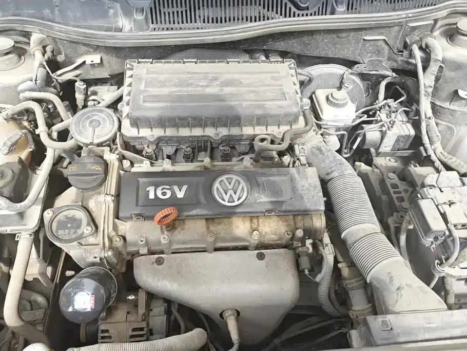 2011 Volkswagen Lavida 1.6L Automatic Elegant Edition — миниатюра 10