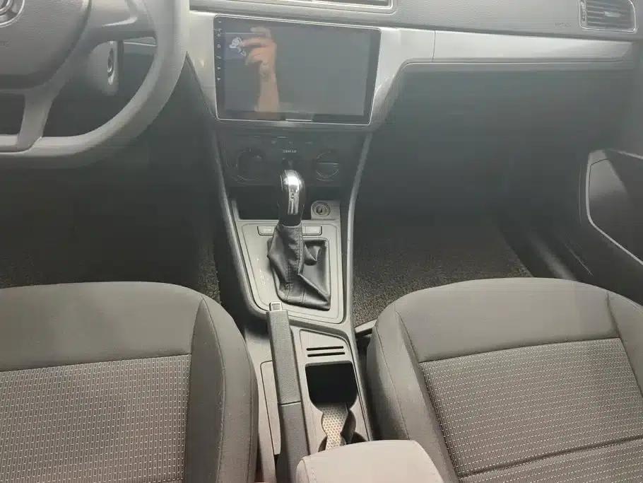 2017 Volkswagen Lavida 1.6L Automatic Fashion Edition — миниатюра 16