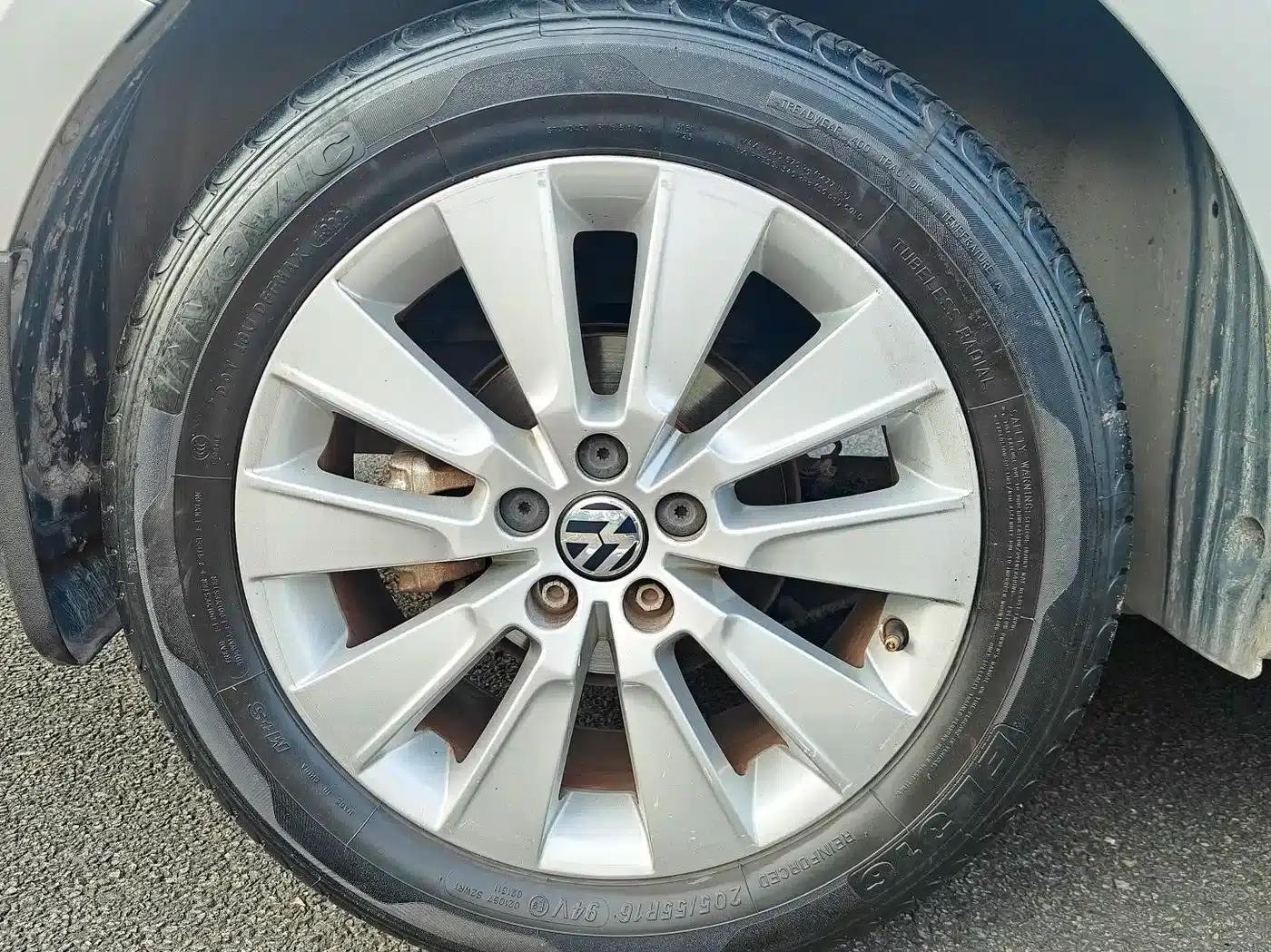 2013 Volkswagen Lavida Facelift 1.4TSI DSG Comfort Edition — миниатюра 11