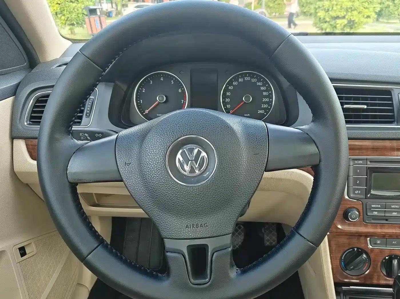 2013 Volkswagen Lavida Facelift 1.4TSI DSG Comfort Edition — миниатюра 19