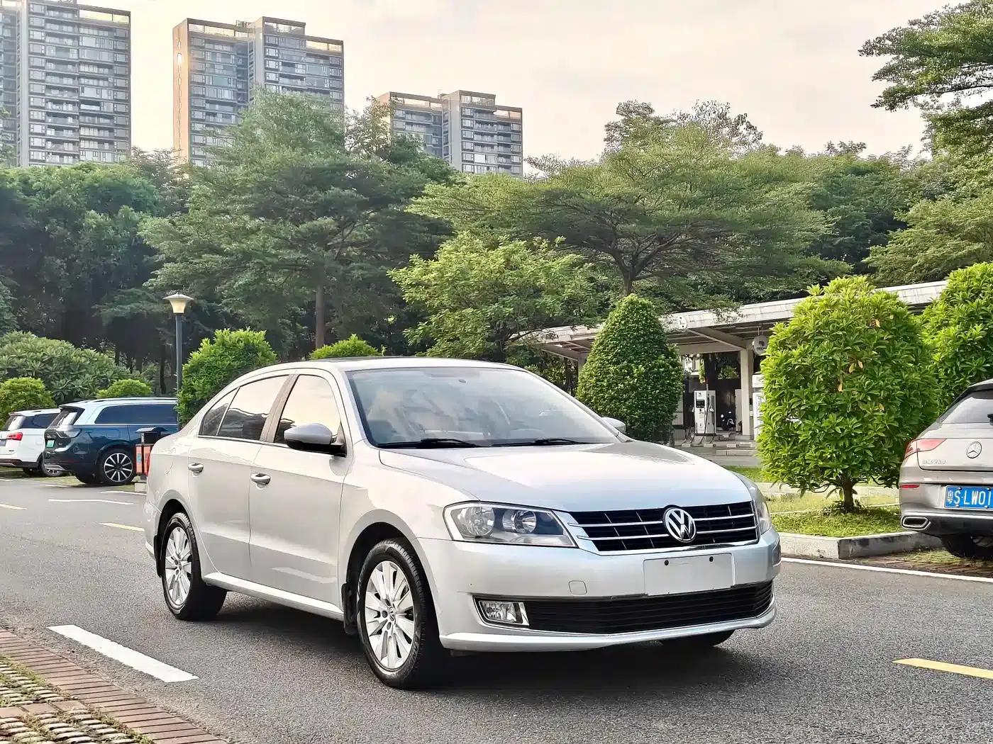 2013 Volkswagen Lavida Facelift 1.4TSI DSG Comfort Edition — миниатюра 4