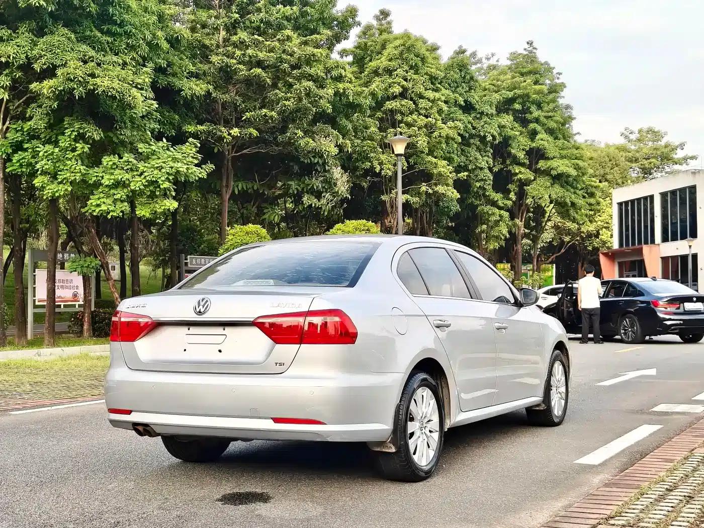 2013 Volkswagen Lavida Facelift 1.4TSI DSG Comfort Edition — миниатюра 5