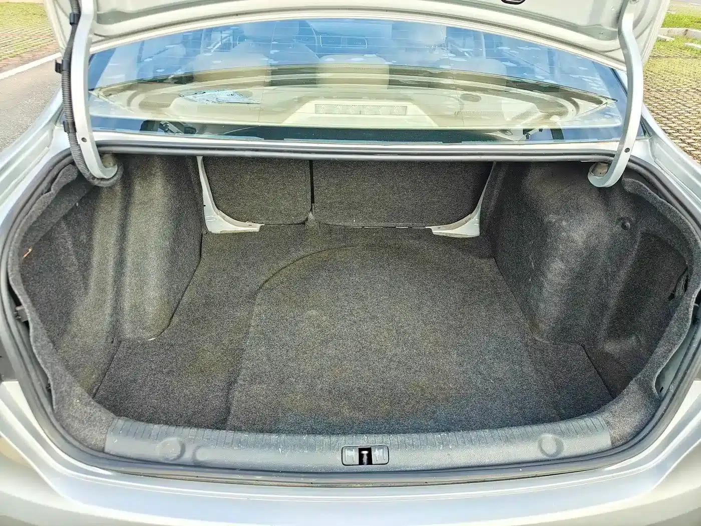 2013 Volkswagen Lavida Facelift 1.4TSI DSG Comfort Edition — миниатюра 10