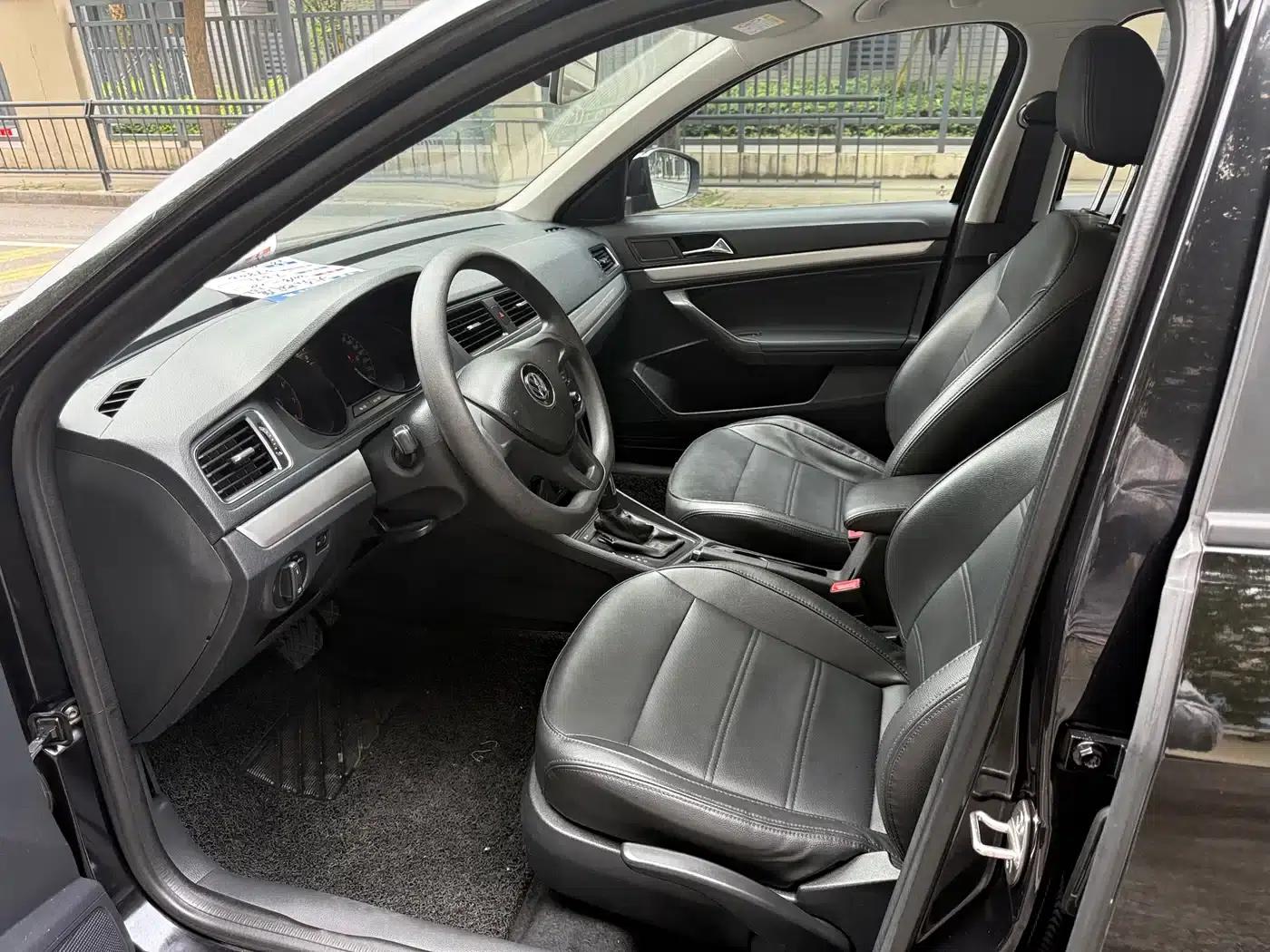 2017 Volkswagen Lavida 1.6L Automatic Fashion Edition — миниатюра 3