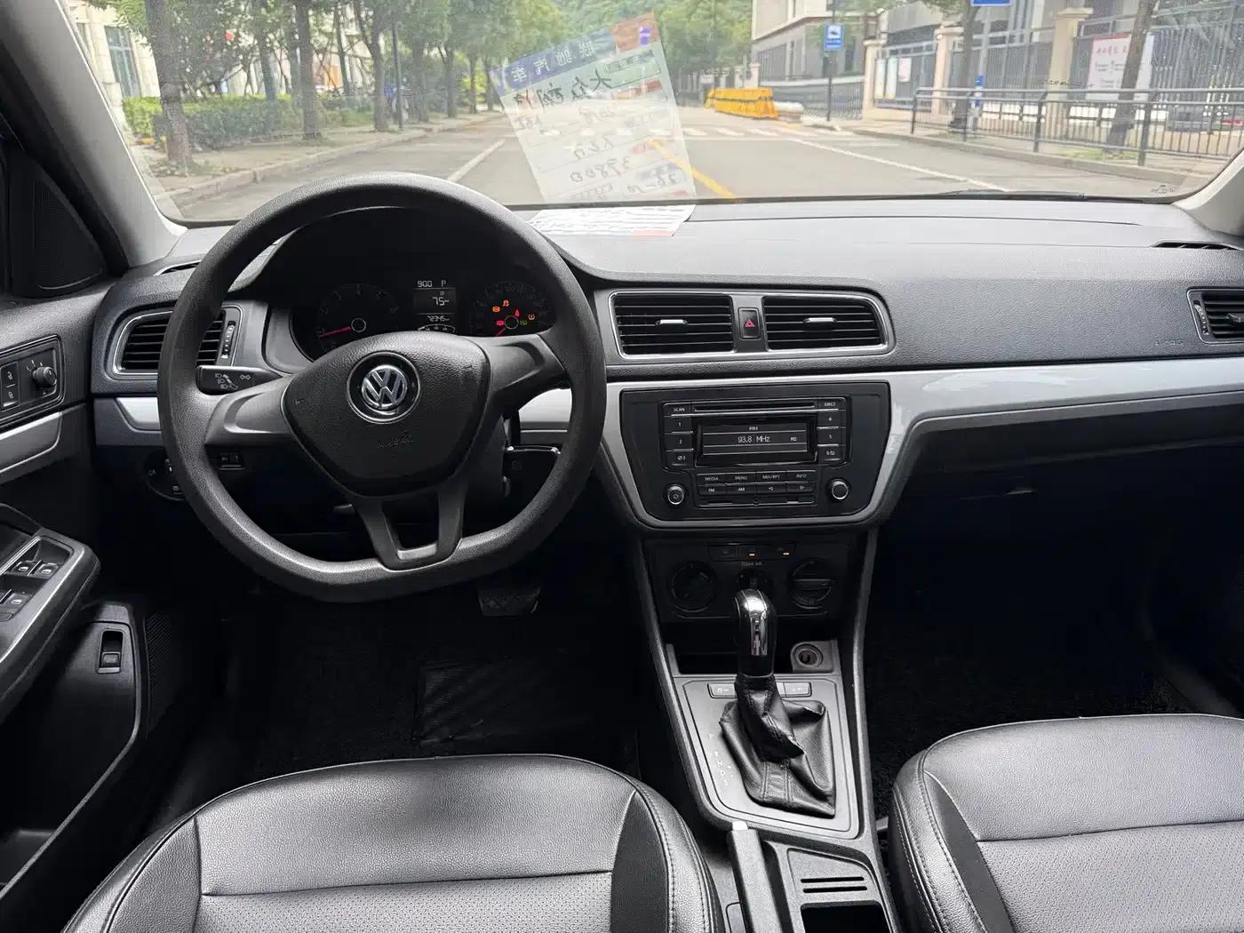 2017 Volkswagen Lavida 1.6L Automatic Fashion Edition — миниатюра 6