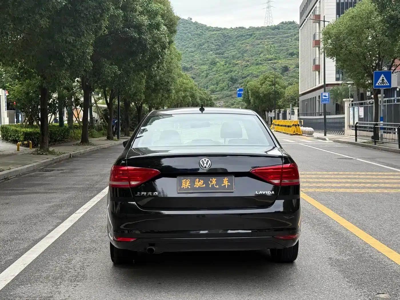 2017 Volkswagen Lavida 1.6L Automatic Fashion Edition — миниатюра 8