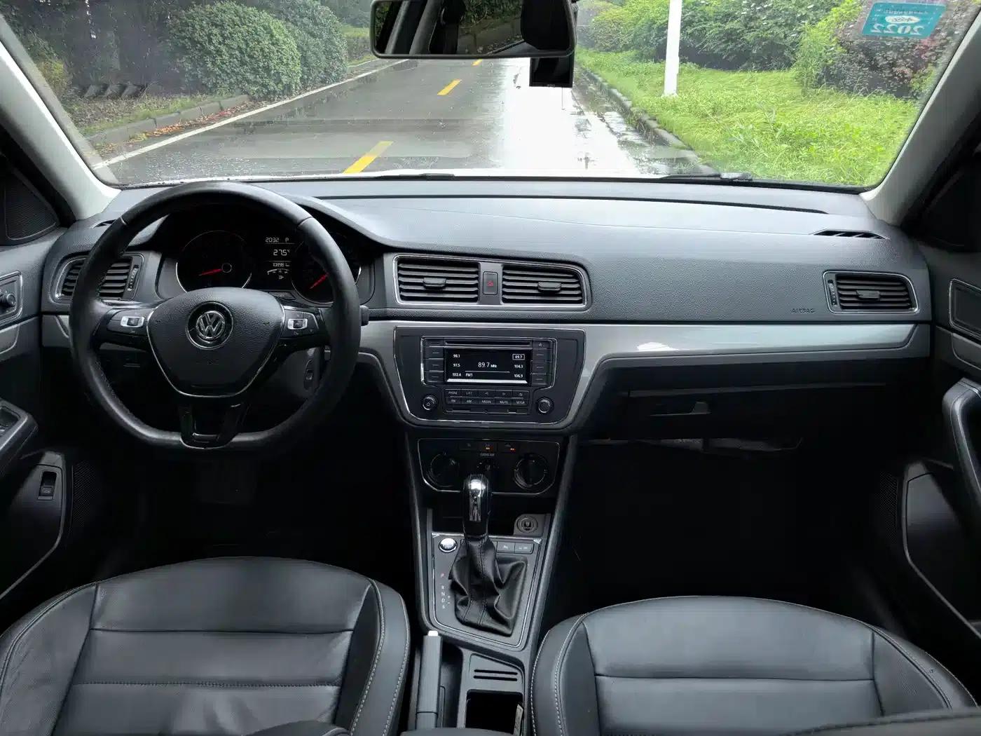 2017 Volkswagen Lavida 1.6L Automatic Comfort Edition — миниатюра 12