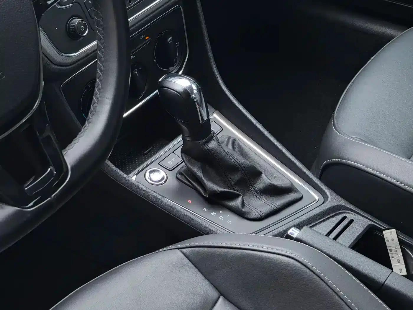 2017 Volkswagen Lavida 1.6L Automatic Comfort Edition — миниатюра 15