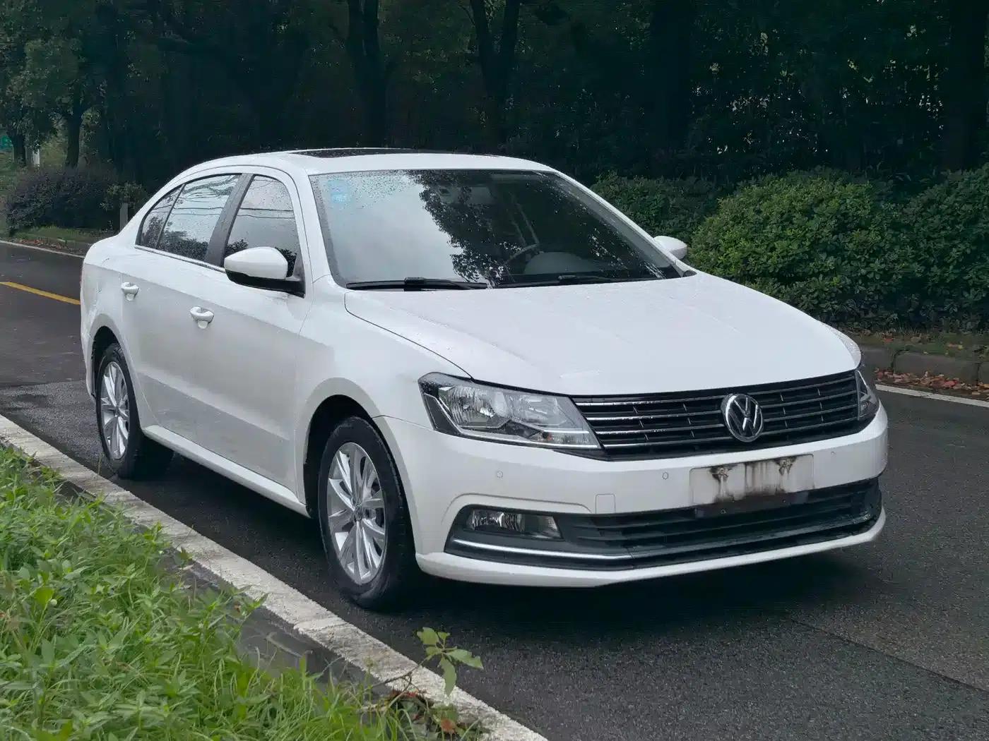 2017 Volkswagen Lavida 1.6L Automatic Comfort Edition — миниатюра 3