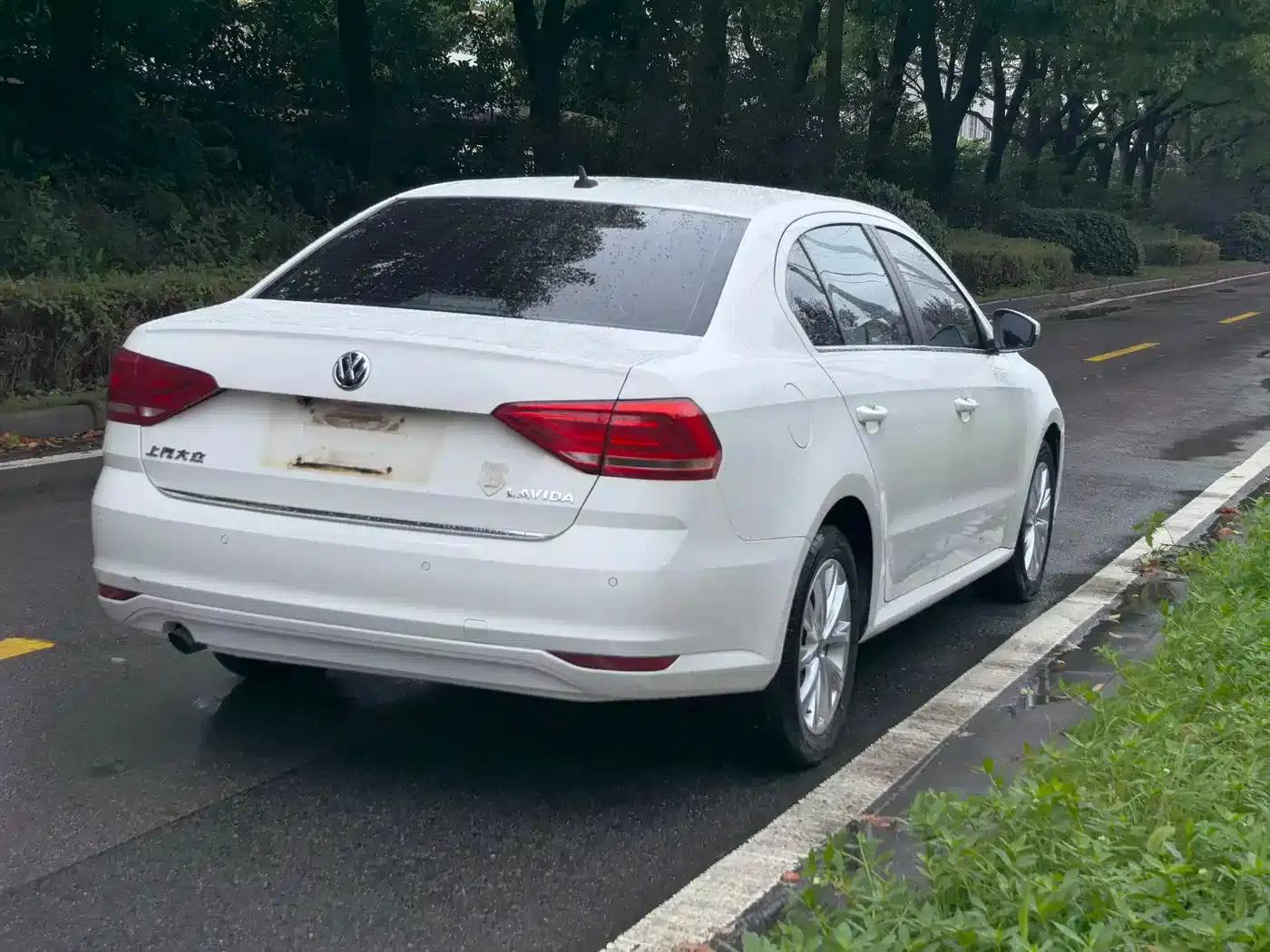 2017 Volkswagen Lavida 1.6L Automatic Comfort Edition — миниатюра 7