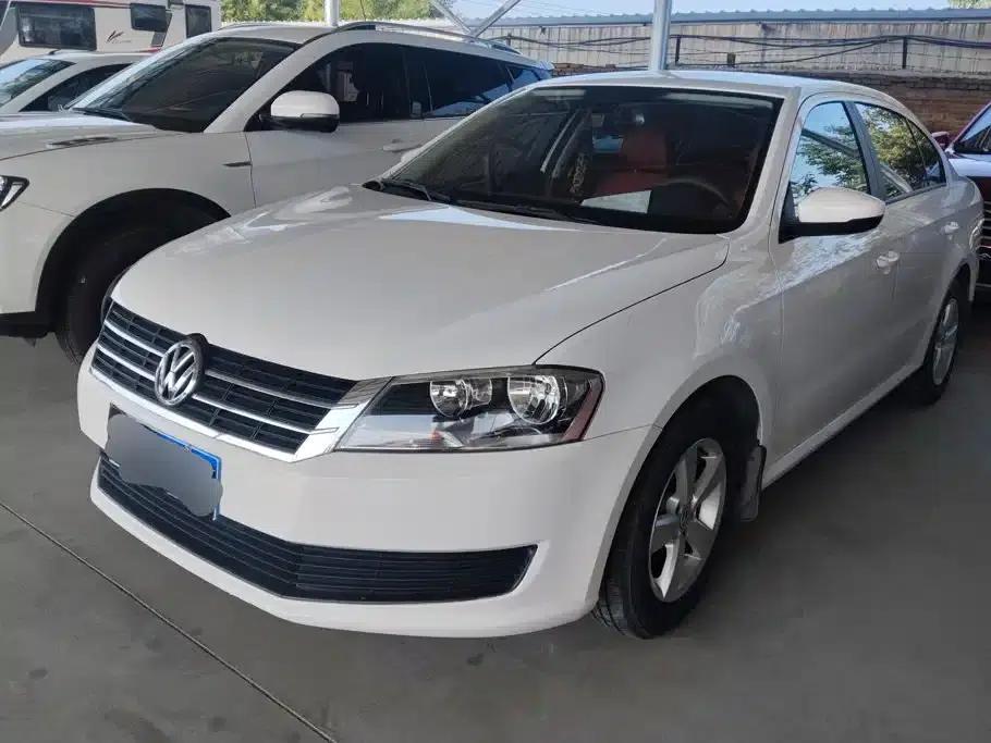 2013 Volkswagen Lavida Classic Facelift 1.6L Manual Fashion Edition — миниатюра 1