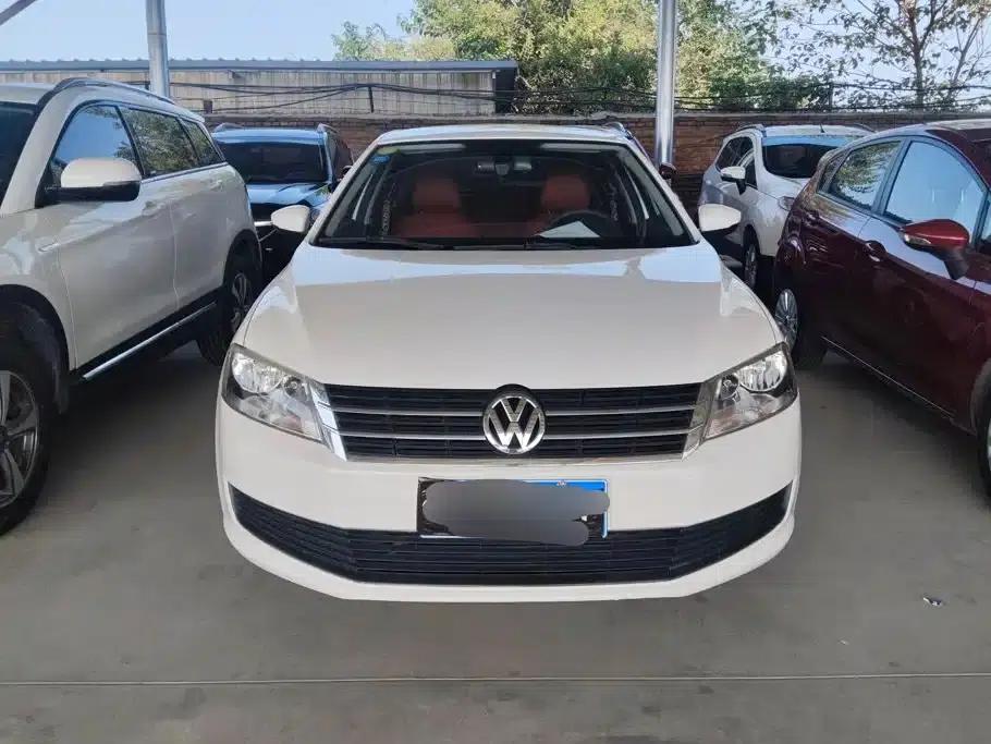 2013 Volkswagen Lavida Classic Facelift 1.6L Manual Fashion Edition — миниатюра 2