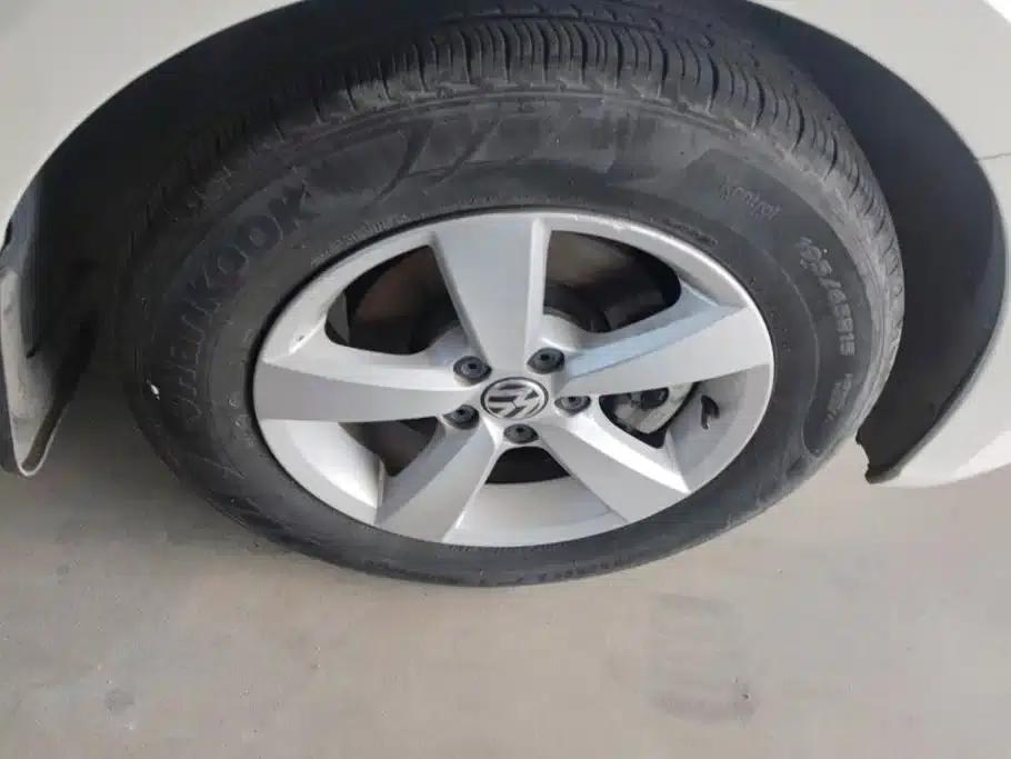 2013 Volkswagen Lavida Classic Facelift 1.6L Manual Fashion Edition — миниатюра 6