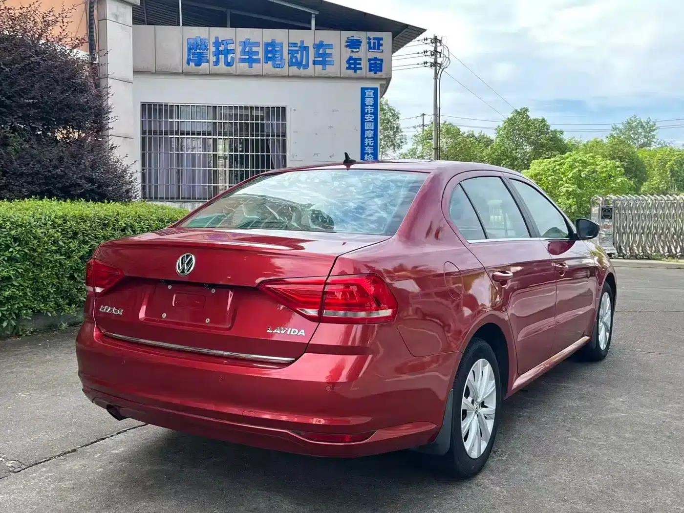 2015 Volkswagen Lavida 1.6L Automatic Comfort Edition — миниатюра 8