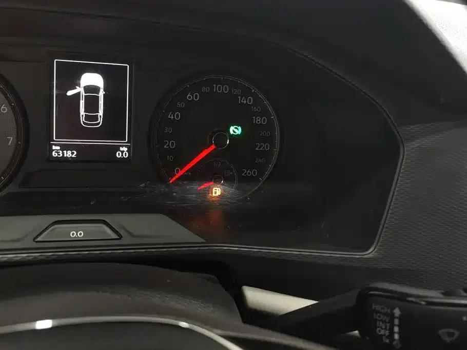 2022 Volkswagen Lavida 1.5L Automatic Fashion Edition — миниатюра 14