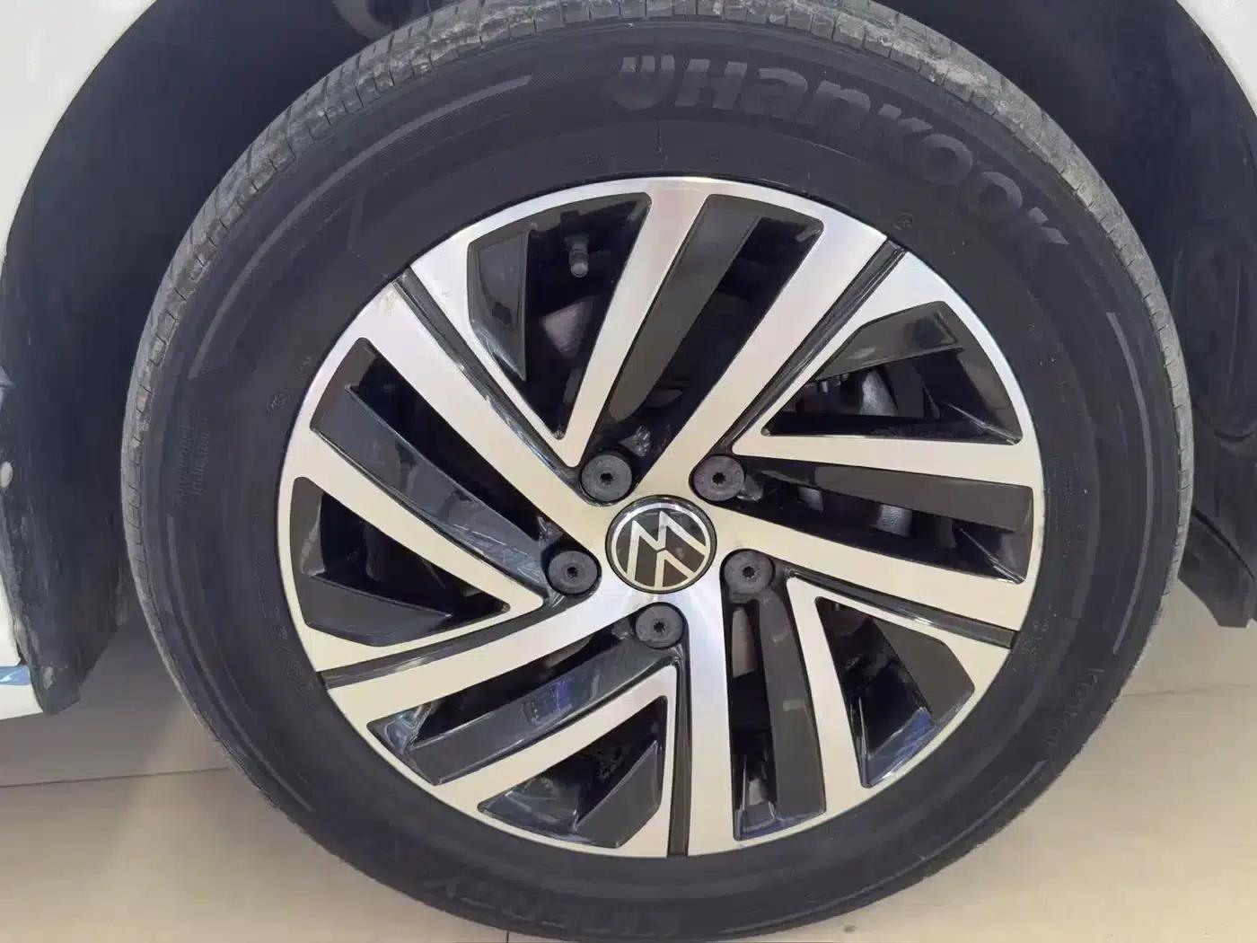 2022 Volkswagen Lavida 280TSI DSG Comfort Edition — миниатюра 4