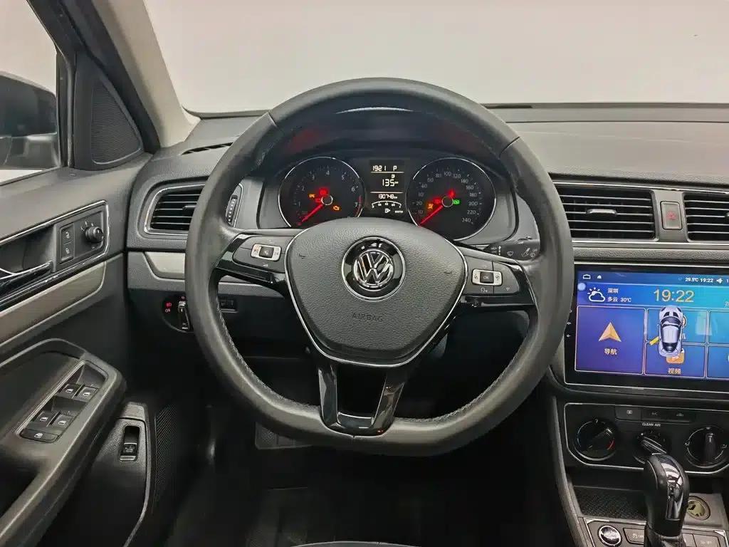 2017 Volkswagen Lavida 1.6L Automatic Comfort Edition — миниатюра 11