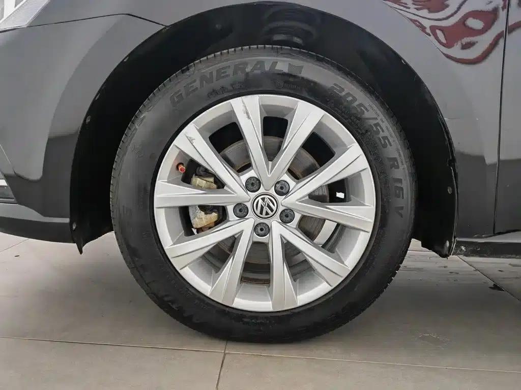2017 Volkswagen Lavida 1.6L Automatic Comfort Edition — миниатюра 17