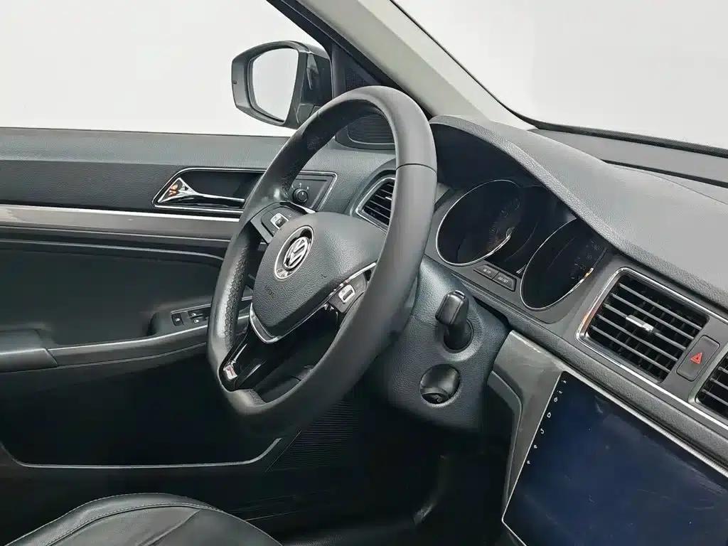 2017 Volkswagen Lavida 1.6L Automatic Comfort Edition — миниатюра 22