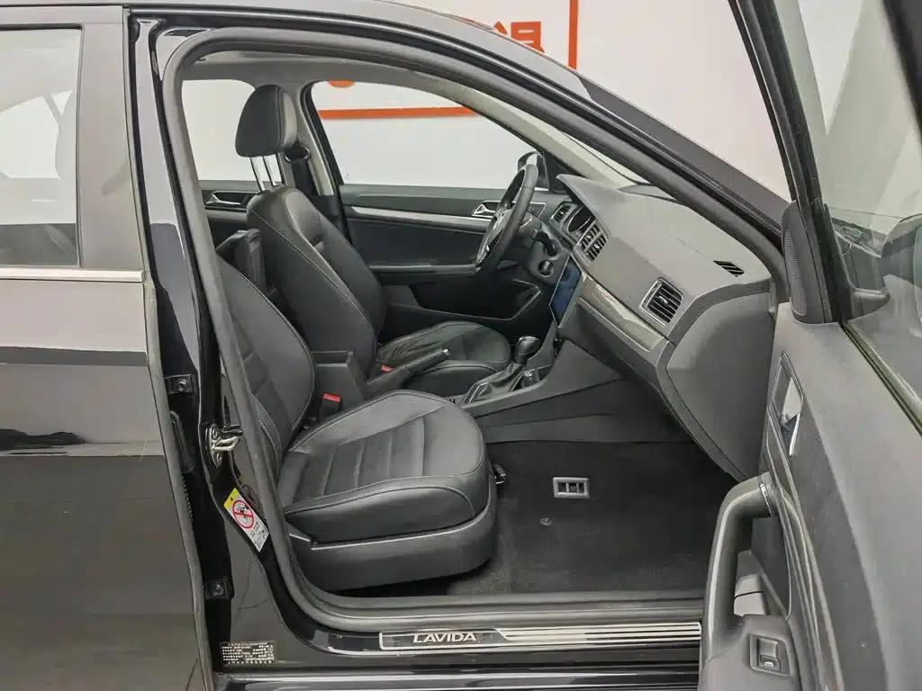 2017 Volkswagen Lavida 1.6L Automatic Comfort Edition — миниатюра 23