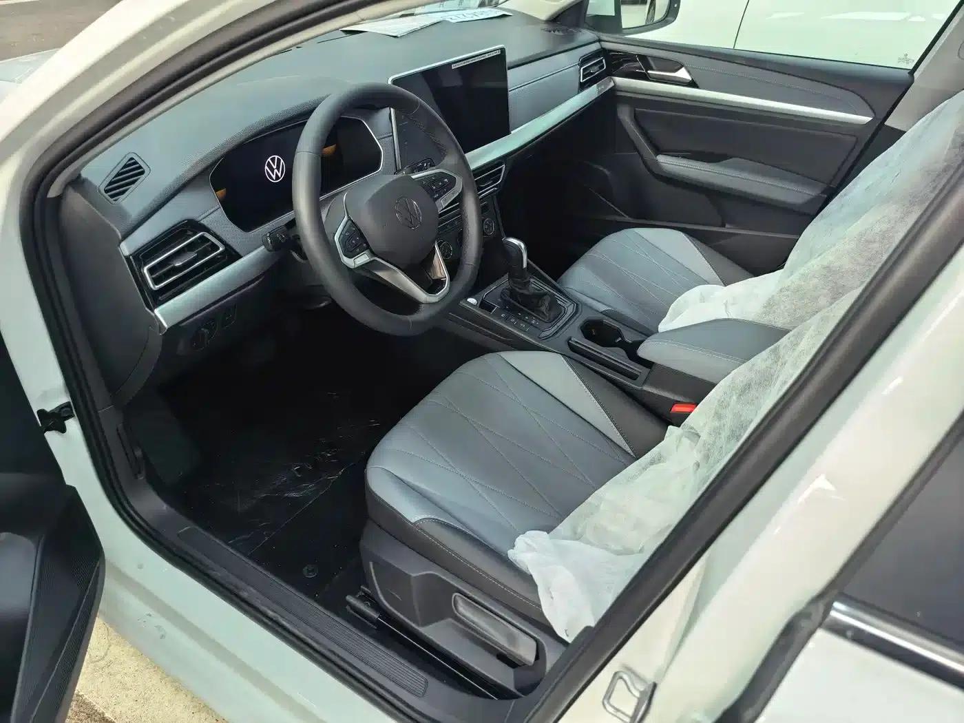 2024 Volkswagen Lavida 1.5L Automatic Five Million Edition — миниатюра 3