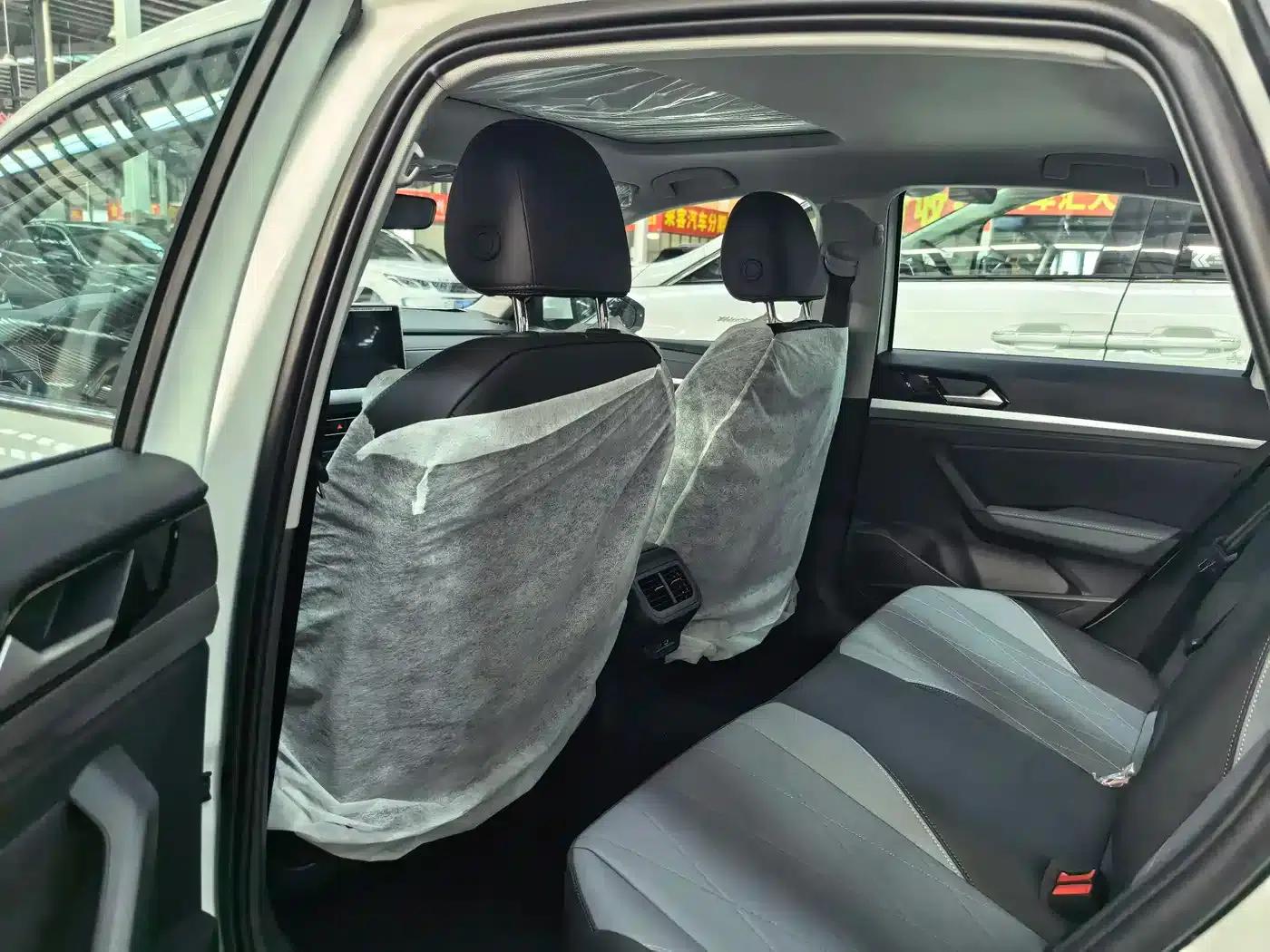 2024 Volkswagen Lavida 1.5L Automatic Five Million Edition — миниатюра 4