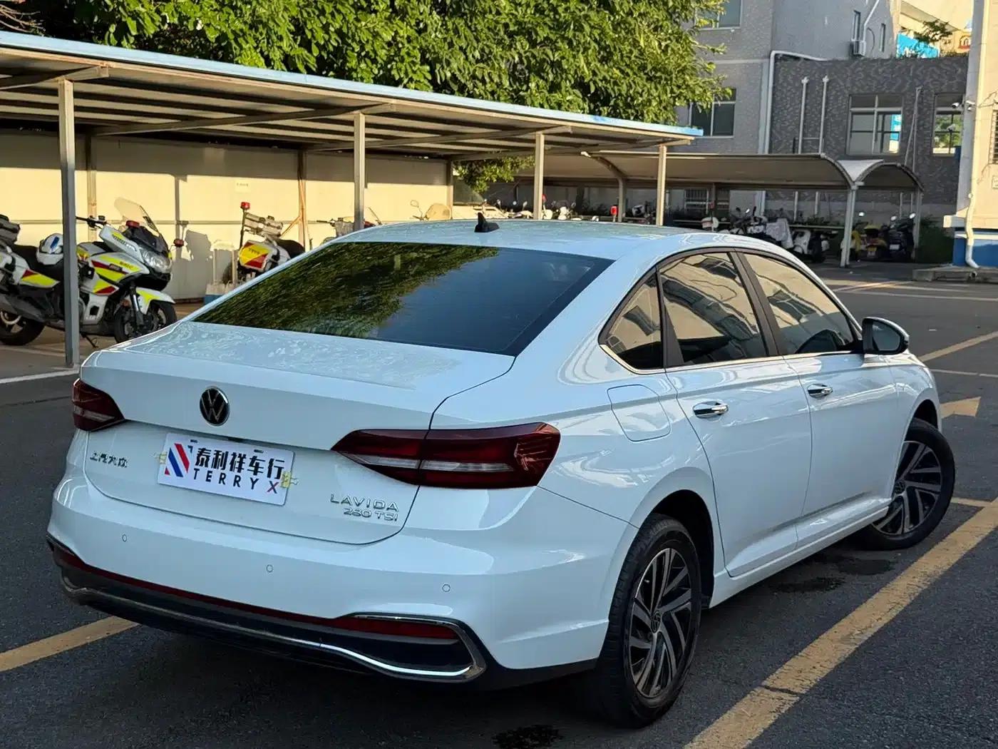 2023 Volkswagen Lavida 280TSI DSG Full Comfort Edition — миниатюра 4
