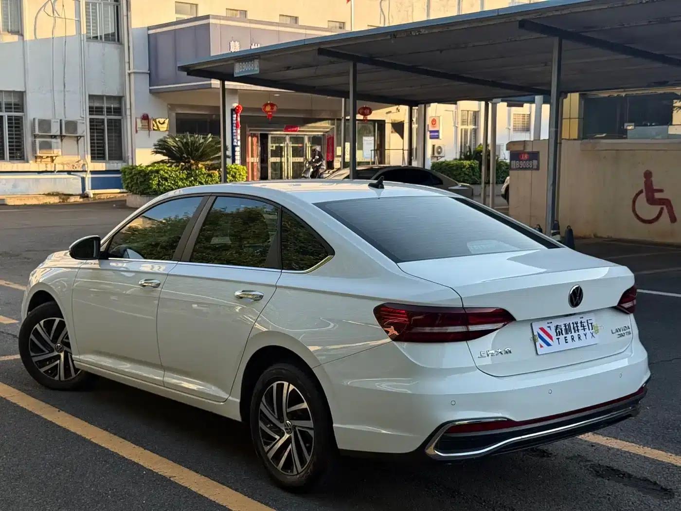 2023 Volkswagen Lavida 280TSI DSG Full Comfort Edition — миниатюра 6