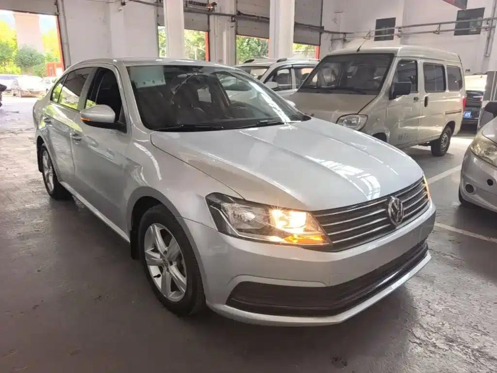 2017 Volkswagen Lavida 1.6L Automatic Fashion Edition — миниатюра 4