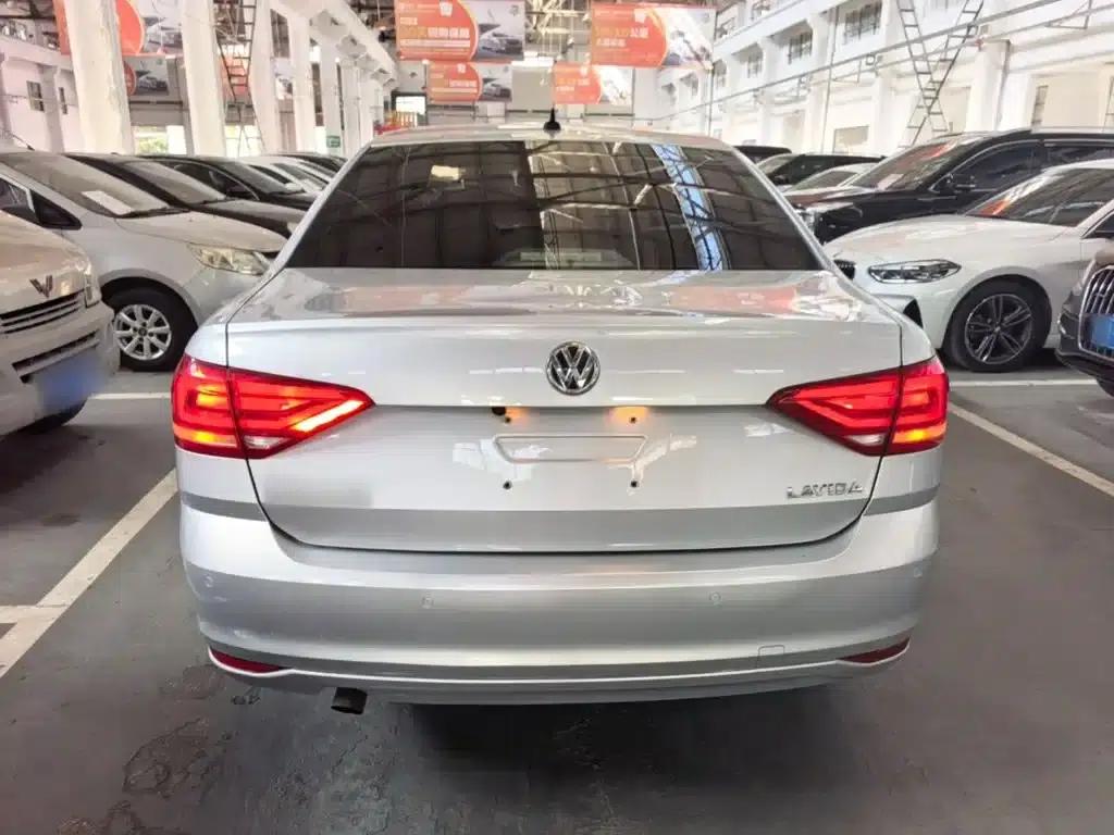 2017 Volkswagen Lavida 1.6L Automatic Fashion Edition — миниатюра 6