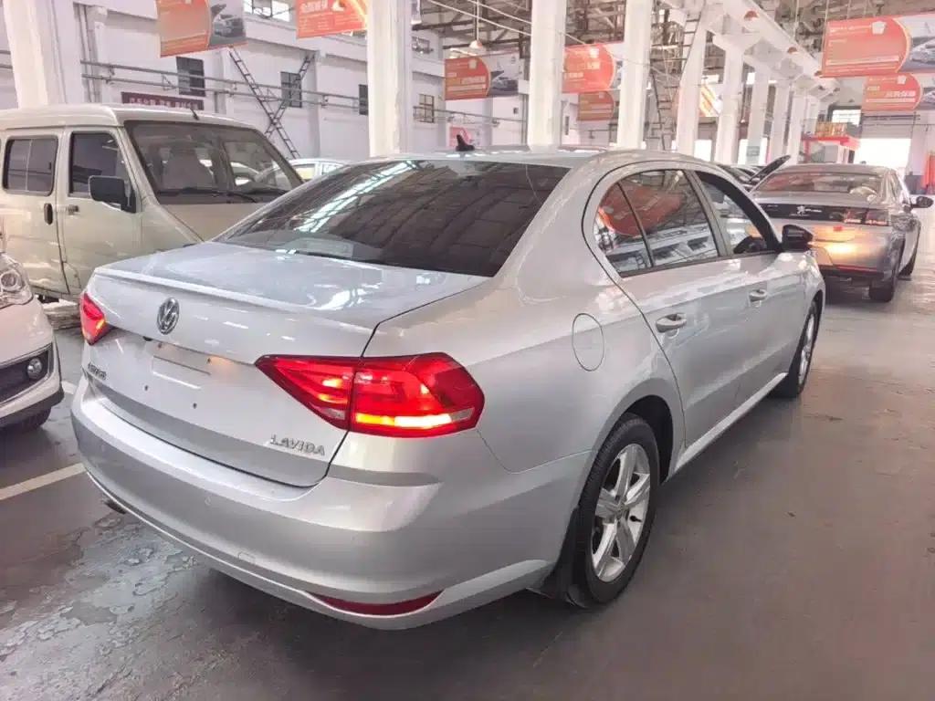 2017 Volkswagen Lavida 1.6L Automatic Fashion Edition — миниатюра 7