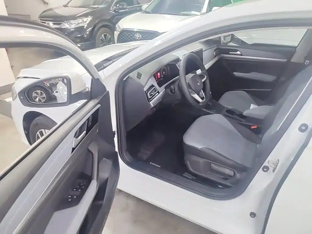 2024 Volkswagen Lavida 1.5L Automatic Five Million Edition — миниатюра 16