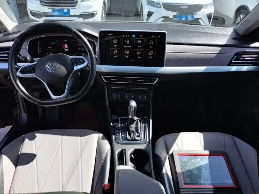 2023 Volkswagen Lavida 1.5L Automatic Five Million Edition — миниатюра 10