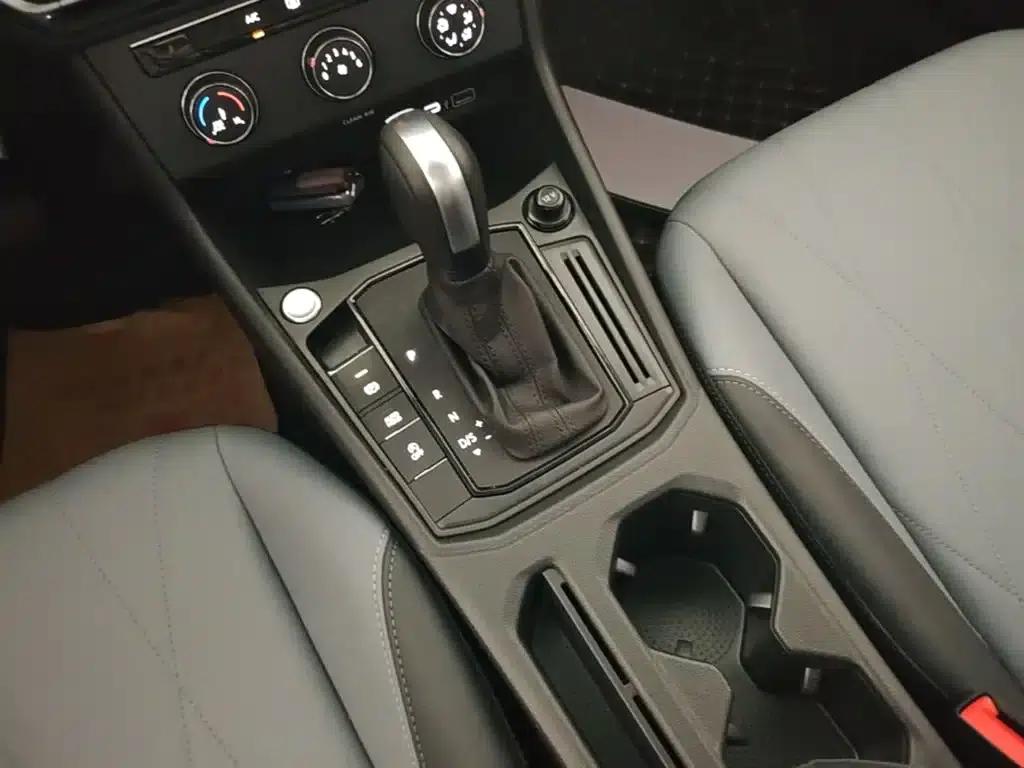 2024 Volkswagen Lavida 1.5L Automatic Starry Sky Five Million Edition — миниатюра 14