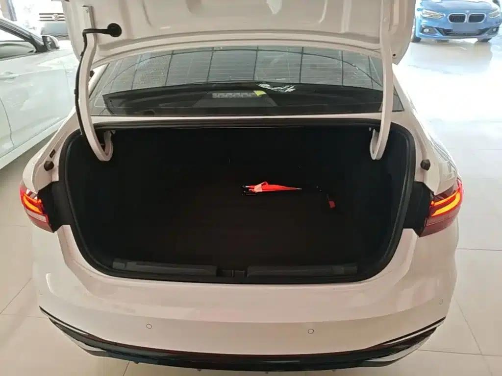 2024 Volkswagen Lavida 1.5L Automatic Starry Sky Five Million Edition — миниатюра 19