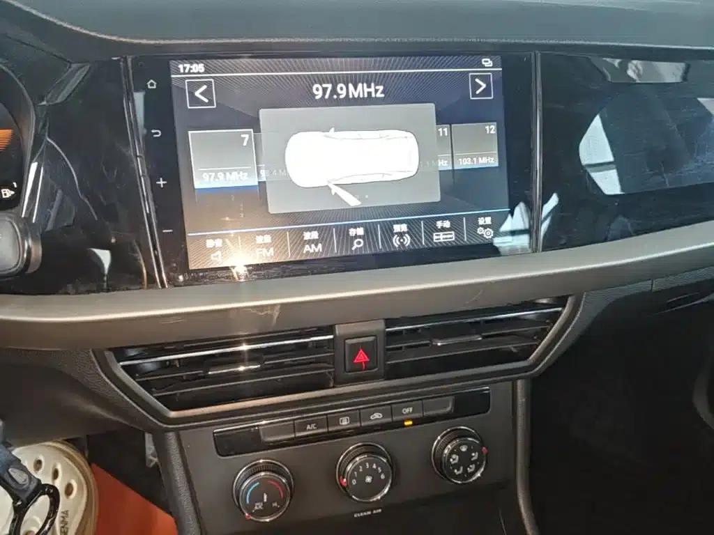 2022 Volkswagen Lavida 1.5L Automatic Comfort Edition — миниатюра 13