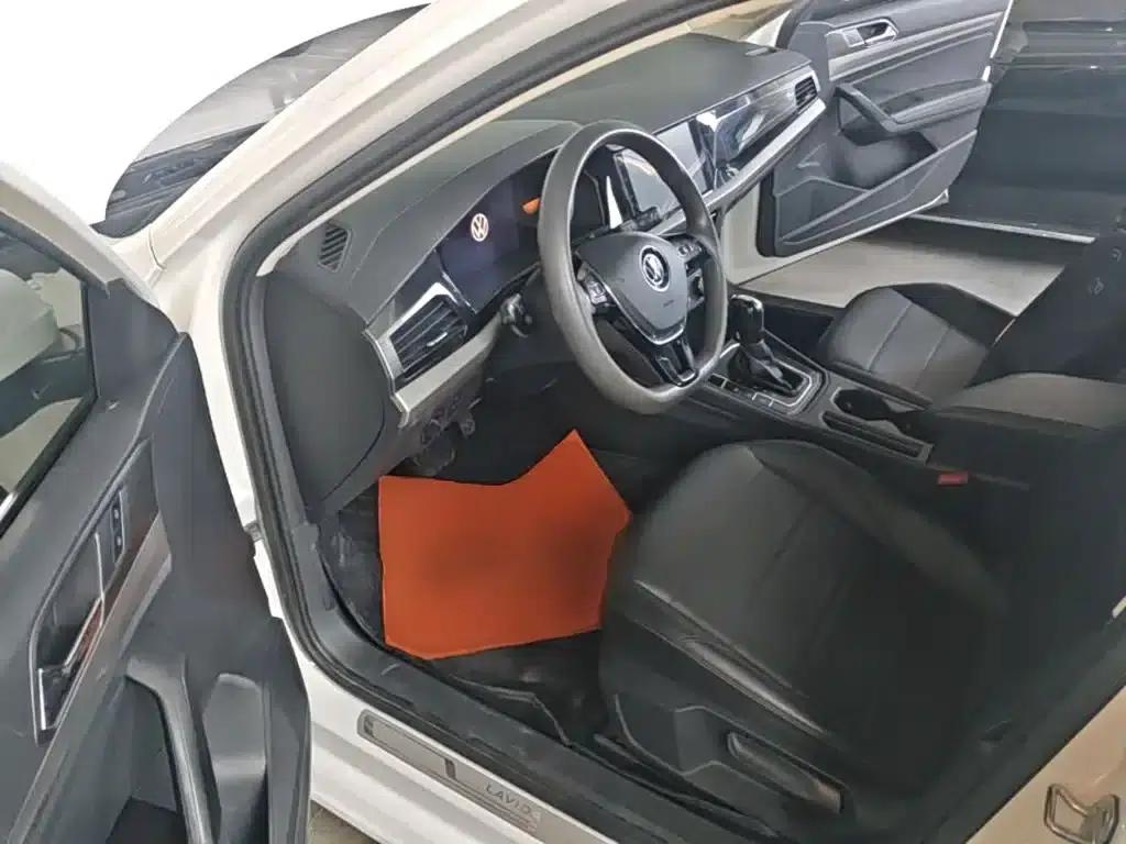 2022 Volkswagen Lavida 1.5L Automatic Comfort Edition — миниатюра 16