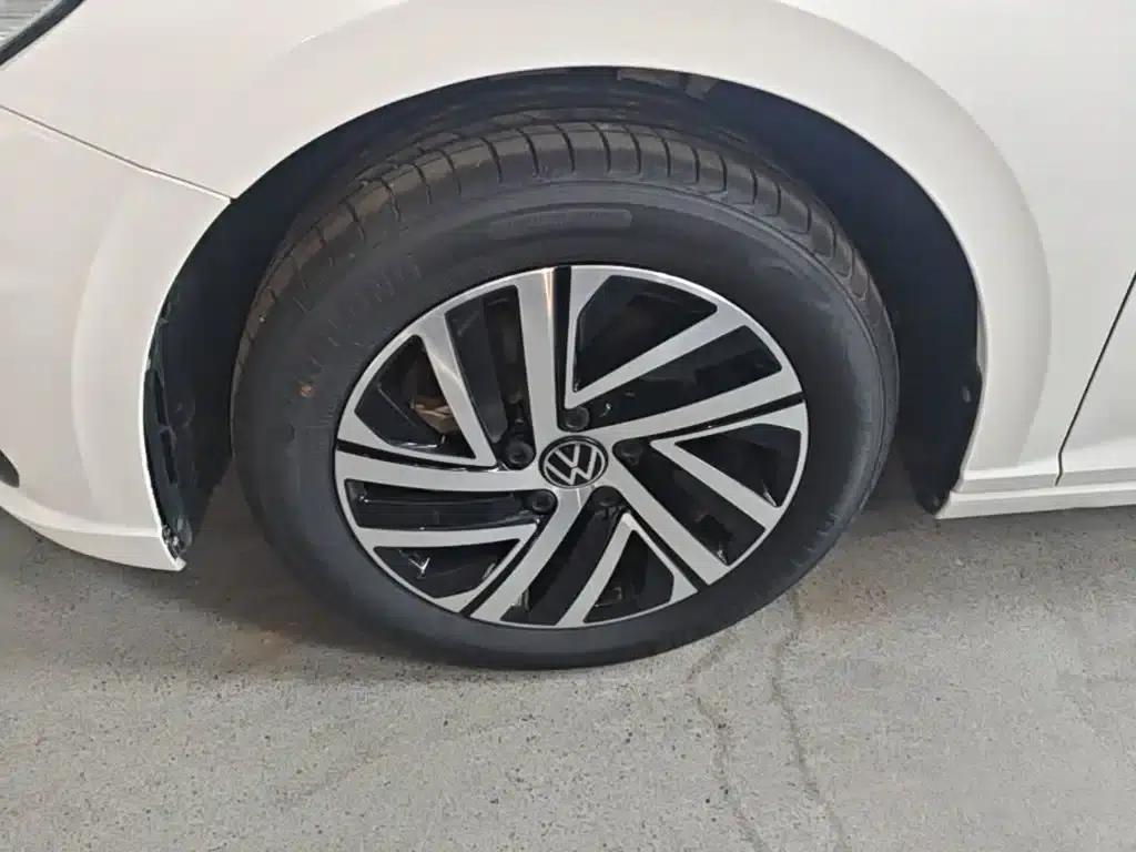2022 Volkswagen Lavida 1.5L Automatic Comfort Edition — миниатюра 23