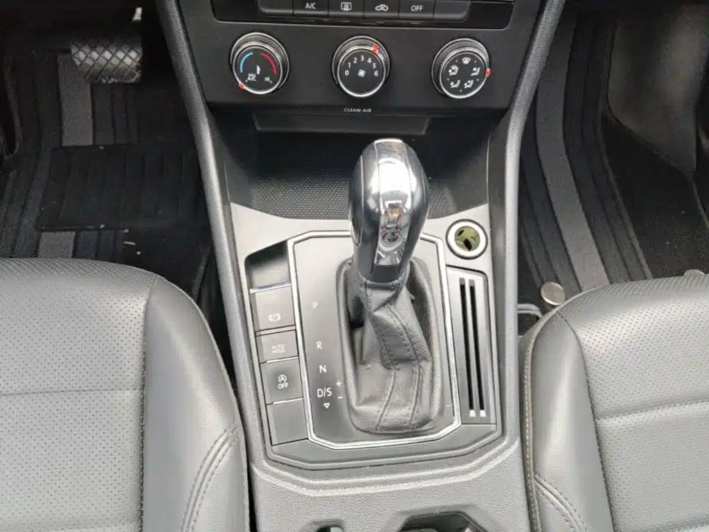 2019 Volkswagen Lavida 1.5L Automatic Comfort Edition (China VI Emission Standard) — миниатюра 14
