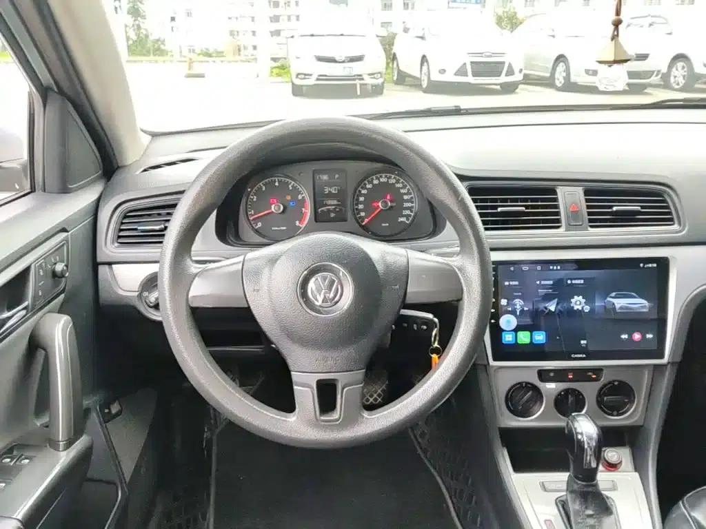 2013 Volkswagen Lavida Classic Facelift 1.6L Automatic Fashion Edition — миниатюра 11