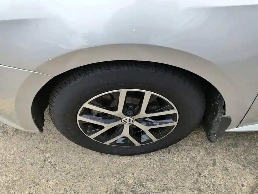 2013 Volkswagen Lavida Classic Facelift 1.6L Automatic Fashion Edition — миниатюра 23