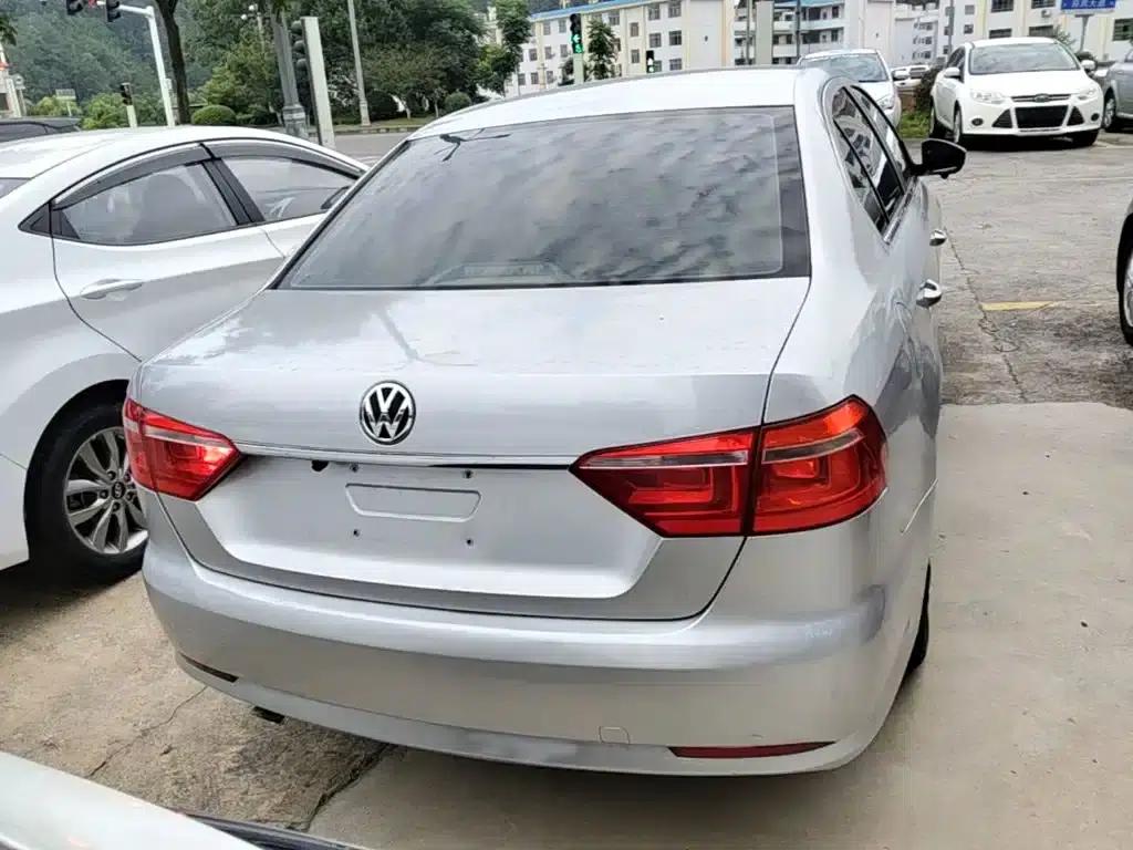 2013 Volkswagen Lavida Classic Facelift 1.6L Automatic Fashion Edition — миниатюра 6